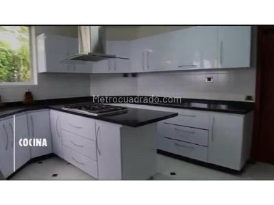 Casa de 5 alcobas en venta en Girardot, Girardot, 850 m² · foto 19 de 20