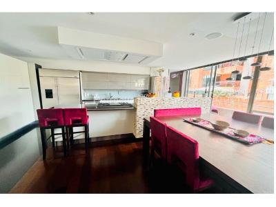 Apartamento de 2 alcobas en venta en Chico Norte, Bogotá, 170 m² · foto 4 de 17