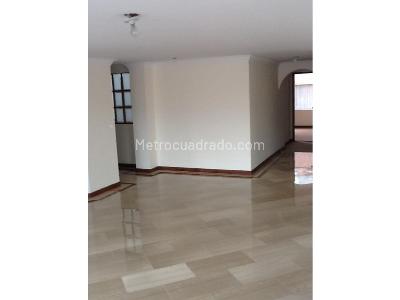 Apartamento de 3 alcobas en venta en Santa Barbara Occidental, Bogotá, 209 m² · foto 6 de 16