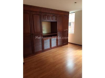 Apartamento de 3 alcobas en venta en Santa Barbara Occidental, Bogotá, 209 m² · foto 12 de 16