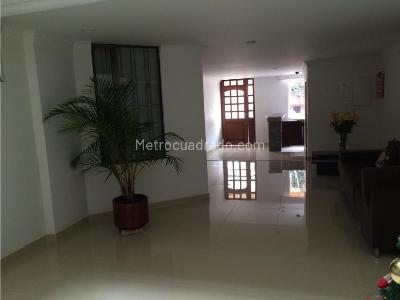 Apartamento de 3 alcobas en venta en Santa Barbara Occidental, Bogotá, 209 m² · foto 15 de 16
