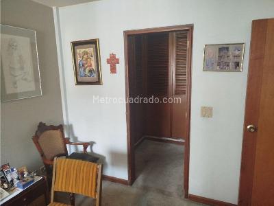 Apartamento en venta en Santa Barbara Central, Bogotá · foto 12 de 16