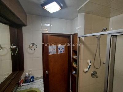 Apartamento en venta en Santa Barbara Central, Bogotá · foto 13 de 16