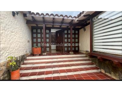 Casa de 4 alcobas en venta en Calatrava, Bogotá, 280 m² · foto 3 de 20