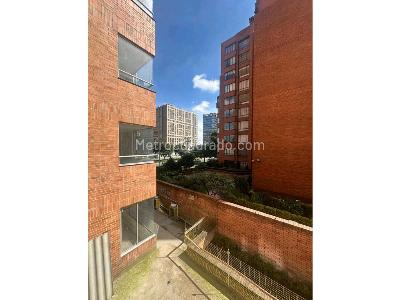 Apartamento de 2 alcobas en venta en Parque Salitre, Bogotá, 87 m² · foto 2 de 7