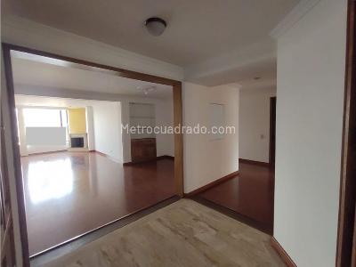 Apartamento de 3 alcobas en venta en Santa Barbara, Bogotá, 147 m² · foto 4 de 20