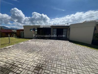 Casa de 4 alcobas en venta en Castillo De Marroquin, Chía, 198 m² · foto 1 de 20