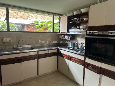Casa de 4 alcobas en venta en San Jose De Bavaria, Bogotá, 253 m² · foto 13 de 19