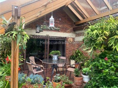 Casa de 4 alcobas en venta en San Jose De Bavaria, Bogotá, 253 m² · foto 18 de 19