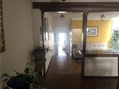 Casa de 4 alcobas en venta en Santa Paula, Bogotá, 300 m² · foto 2 de 19