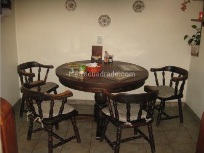 Casa de 4 alcobas en venta en Santa Paula, Bogotá, 300 m² · foto 6 de 19