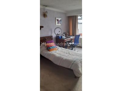 Casa de 4 alcobas en venta en Santa Paula, Bogotá, 300 m² · foto 7 de 19