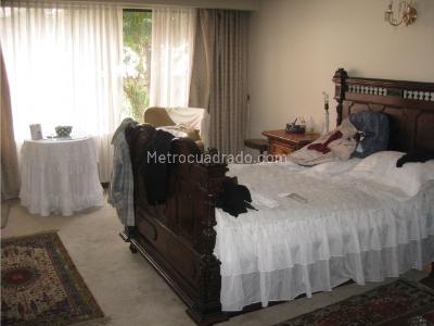 Casa de 4 alcobas en venta en Santa Paula, Bogotá, 300 m² · foto 9 de 19