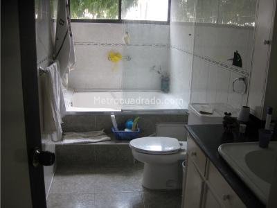 Casa de 4 alcobas en venta en Santa Paula, Bogotá, 300 m² · foto 15 de 19