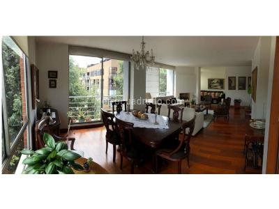 Apartamento de 3 alcobas en venta en La Calleja, Bogotá, 194 m² · foto 2 de 20