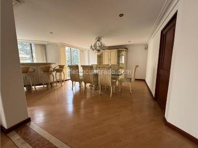 Apartamento de 3 alcobas en venta en La Carolina, Bogotá, 270 m² · foto 3 de 9