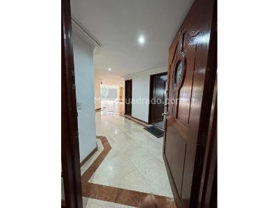 Apartamento de 3 alcobas en venta en La Carolina, Bogotá, 270 m² · foto 9 de 9