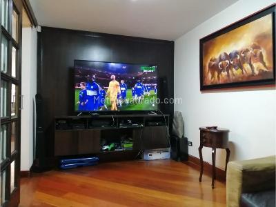 Casa de 3 alcobas en venta en Santa Paula, Bogotá, 257 m² · foto 8 de 20