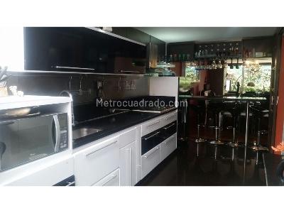 Casa de 3 alcobas en venta en Santa Paula, Bogotá, 257 m² · foto 9 de 20