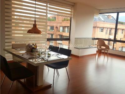 Apartamento de 3 alcobas en venta en Santa Barbara Occidental, Bogotá, 125 m² · foto 2 de 9