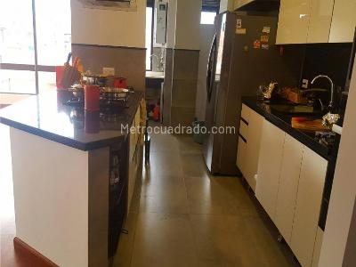 Apartamento de 3 alcobas en venta en Santa Barbara Occidental, Bogotá, 125 m² · foto 3 de 9
