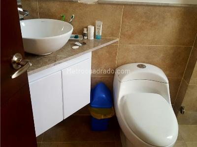 Apartamento de 3 alcobas en venta en Santa Barbara Occidental, Bogotá, 125 m² · foto 7 de 9