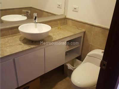 Apartamento de 3 alcobas en venta en Santa Barbara Occidental, Bogotá, 125 m² · foto 8 de 9