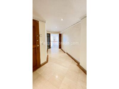 Apartamento de 3 alcobas en venta en La Carolina, Bogotá, 167 m² · foto 8 de 20