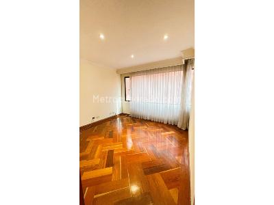 Apartamento de 3 alcobas en venta en La Carolina, Bogotá, 167 m² · foto 13 de 20