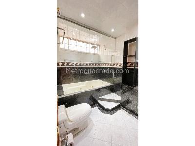 Apartamento de 3 alcobas en venta en La Carolina, Bogotá, 167 m² · foto 18 de 20