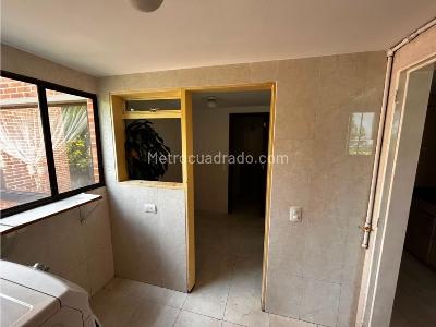 Apartamento de 3 alcobas en venta en Santa Barbara, Bogotá, 167 m² · foto 16 de 20