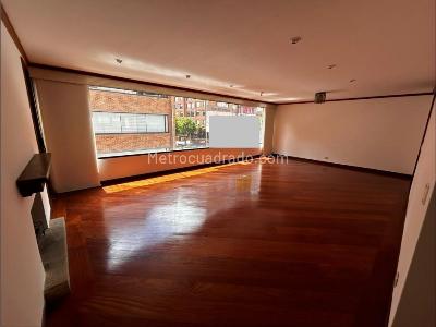 Apartamento de 3 alcobas en venta en Santa Barbara, Bogotá, 167 m² · foto 2 de 20
