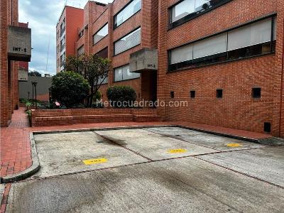 Apartamento de 3 alcobas en venta en Santa Barbara, Bogotá, 167 m² · foto 4 de 20