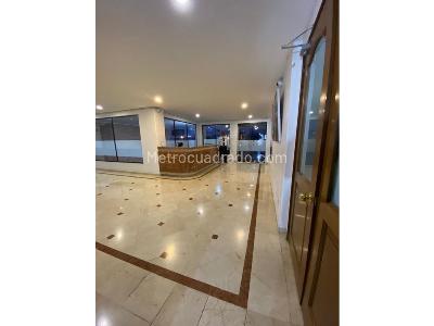Apartamento de 4 alcobas en venta en San Patricio, Bogotá, 206 m² · foto 2 de 14