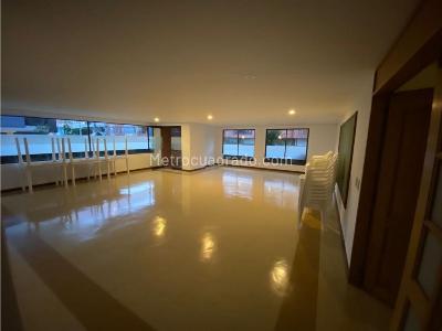 Apartamento de 4 alcobas en venta en San Patricio, Bogotá, 206 m² · foto 9 de 14