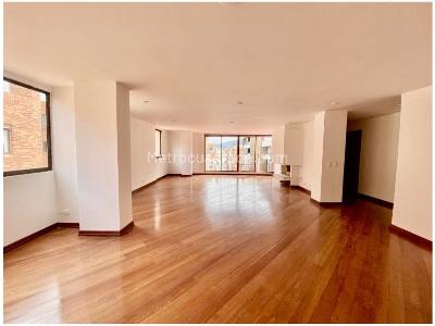 Apartamento de 3 alcobas en venta en Santa Paula, Bogotá, 164 m² · foto 11 de 20