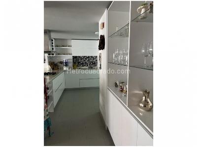 Apartamento de 3 alcobas en venta en Santa Barbara Central, Bogotá, 170 m² · foto 13 de 20