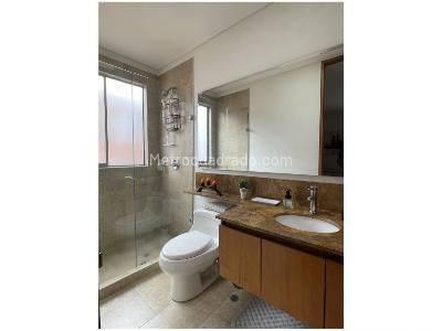 Apartamento de 3 alcobas en venta en Santa Barbara Occidental, Bogotá, 117 m² · foto 6 de 20