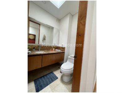 Apartamento de 3 alcobas en venta en Santa Barbara Occidental, Bogotá, 117 m² · foto 8 de 20