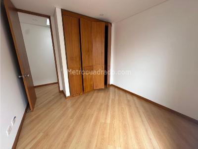 Apartamento de 3 alcobas en venta en Santa Barbara Occidental, Bogotá, 117 m² · foto 16 de 20
