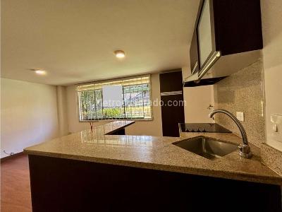 Apartaestudio en venta en Santa Barbara Occidental, Bogotá, 47 m² · foto 4 de 10