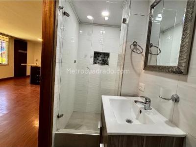 Apartaestudio en venta en Santa Barbara Occidental, Bogotá, 47 m² · foto 9 de 10