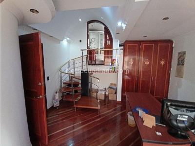 Casa de 4 alcobas en venta en Santa Barbara, Bogotá, 256 m² · foto 18 de 20