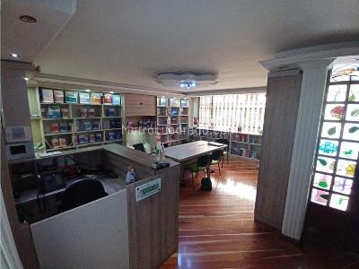 Casa de 4 alcobas en venta en Santa Barbara, Bogotá, 256 m² · foto 6 de 20