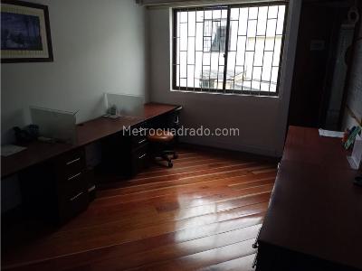 Casa de 4 alcobas en venta en Santa Barbara, Bogotá, 256 m² · foto 7 de 20