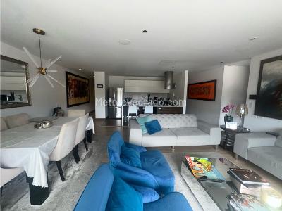 Apartamento de 3 alcobas en venta en Santa Paula, Bogotá, 152 m² · foto 2 de 15