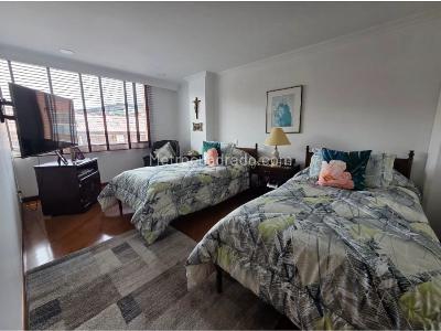 Apartamento de 3 alcobas en venta en Santa Barbara, Bogotá, 141 m² · foto 6 de 11