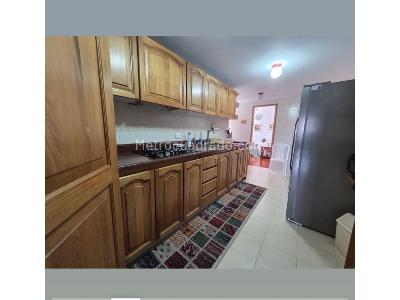 Apartamento de 3 alcobas en venta en Santa Barbara, Bogotá, 141 m² · foto 8 de 11