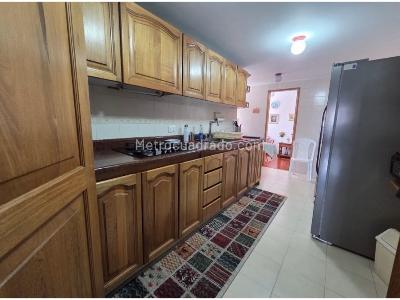 Apartamento de 3 alcobas en venta en Santa Barbara, Bogotá, 141 m² · foto 10 de 11