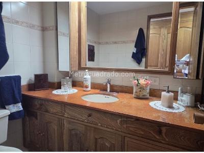 Apartamento de 3 alcobas en venta en Santa Barbara, Bogotá, 141 m² · foto 11 de 11